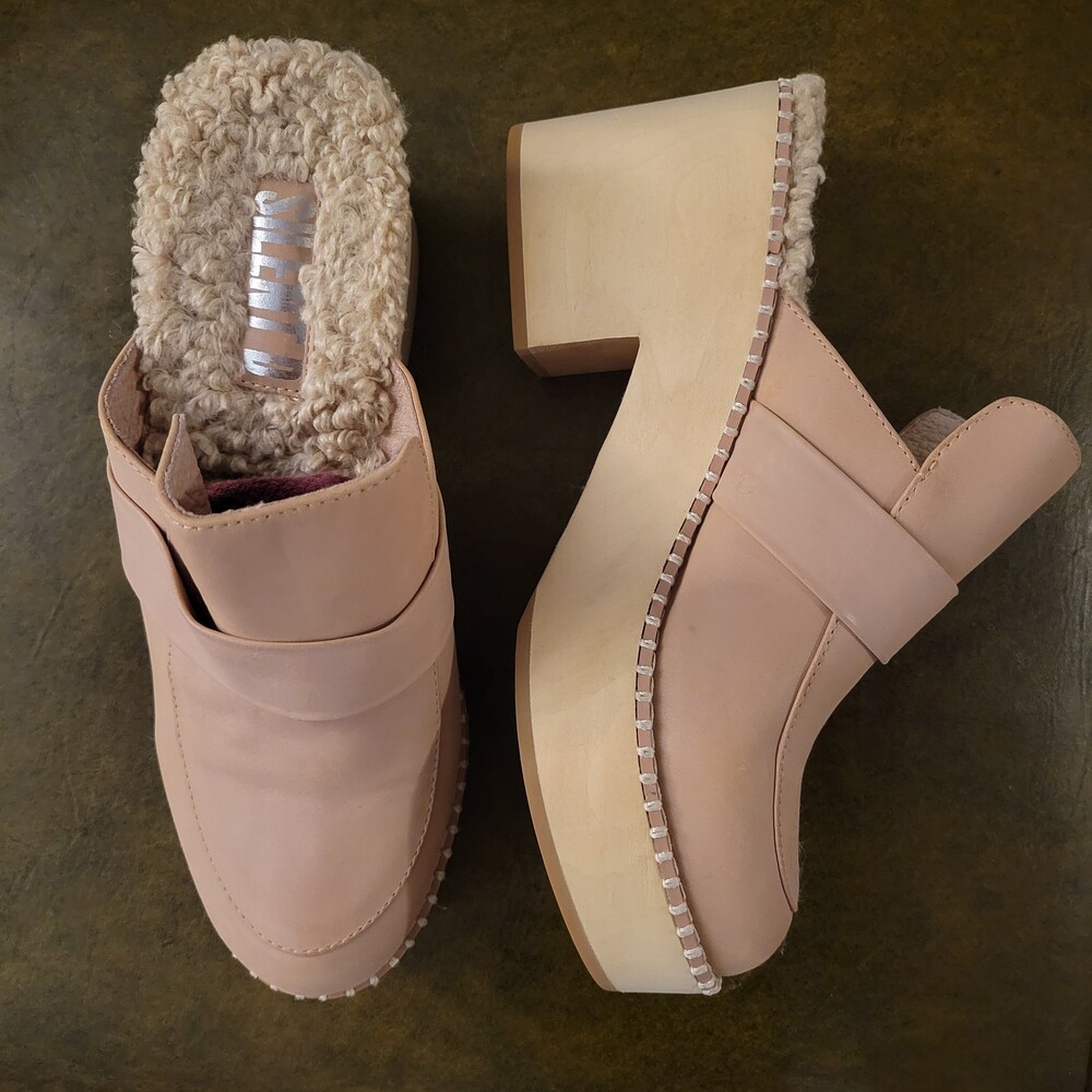 Anthropologie Silent D Nude Leather Clogs with Shearling Lining Size 38/7.5